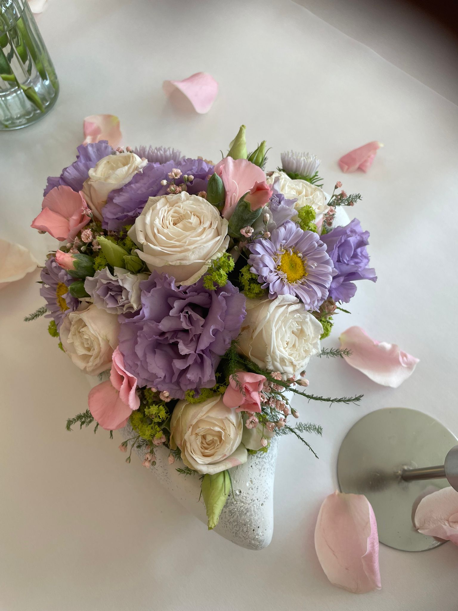 Blau rosa und weiss, Tischdekoration die für eine Anlass ist